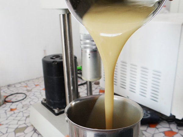 影响膨润土矿物吸附作用的因素